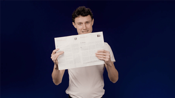 Don't Blink by Yvan Garmy - Brown Bear Magic Shop