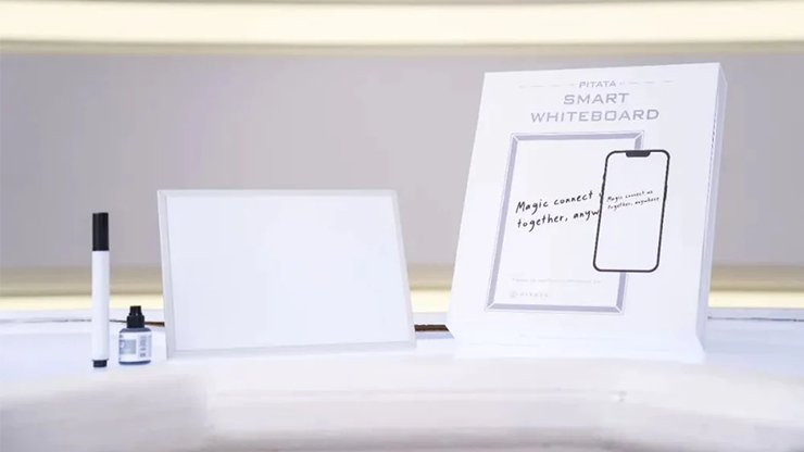 Smart Whiteboard by PITATA - Brown Bear Magic Shop